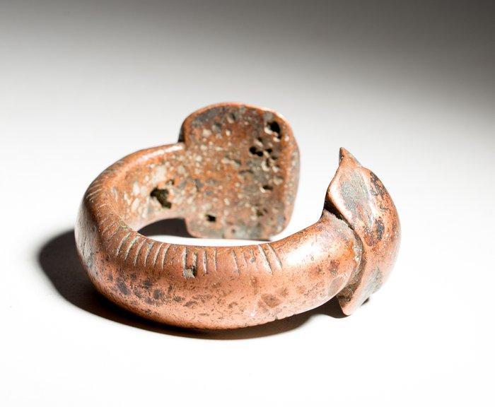 Bracelet en cuivre - Touareg - Niger (Sans Prix de Réserve), Antiek en Kunst, Kunst | Niet-Westerse kunst