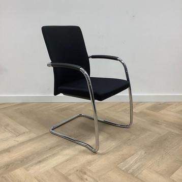 Tweedehands vergaderstoel / stapelstoel, zwart - chroom, Huis en Inrichting, Gebruikt, Zwart, Eén