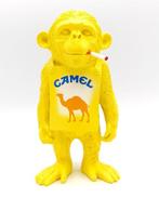 AMA (1985) x Camel x Banksy - Custom series -  Camel Chimp, Antiquités & Art