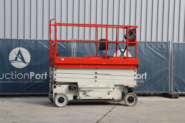 Veiling: Schaarlift Oshkosh 3246ES Elektrisch 11.68m 2015, Zakelijke goederen, Machines en Bouw | Liften, Steigers en Ladders
