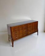 Ladekast - Hout, Glas, Messing, Mahonie - Een vintage, Antiek en Kunst