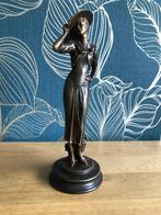 Pierre Chenet (XX-XXI) - Statue, Elegant dame - 30 cm -, Antiek en Kunst
