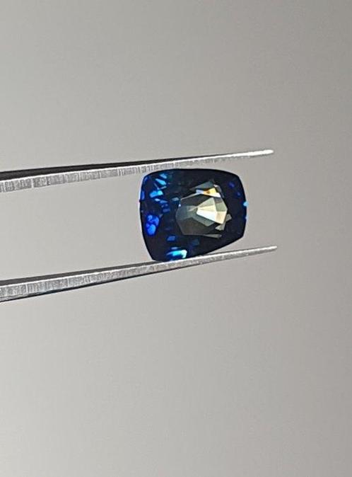 Bicolore, Bleu, Vert Saphir - 2.09 ct - Antwerp Laboratory, Handtassen en Accessoires, Edelstenen