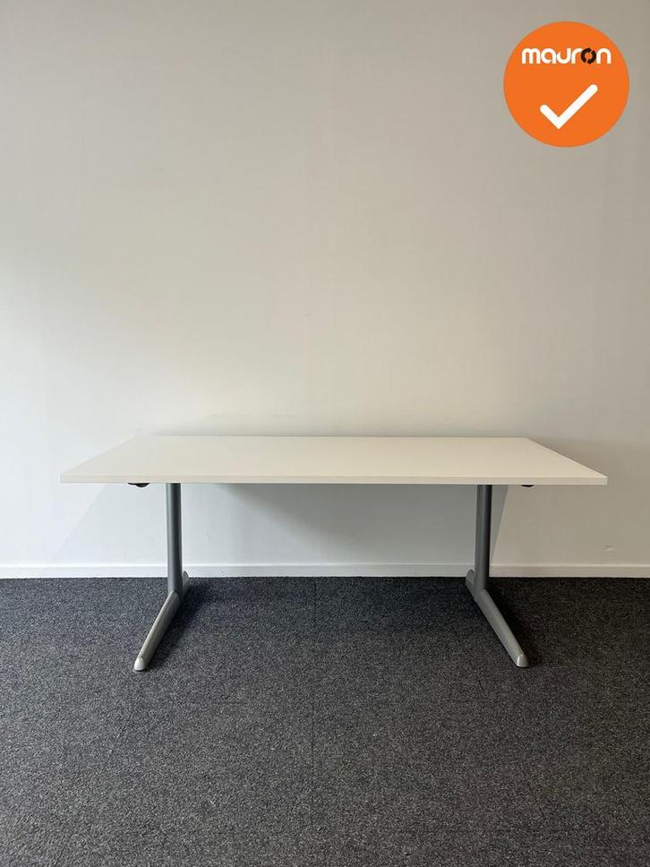 Ahrend 500 handmatig verstelbaar bureau - Wit Melamine - 160, Zakelijke goederen, Kantoor en Winkelinrichting | Kantoormeubilair en Inrichting