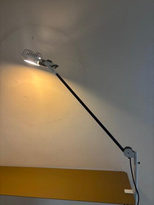 Artemide - Ernesto Gismondi - Tafellamp - Klemmenlijst -, Antiek en Kunst, Antiek | Verlichting
