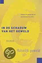 In de schaduw van het geweld 9789050509367 P. Baeten, Verzenden, Gelezen, P. Baeten
