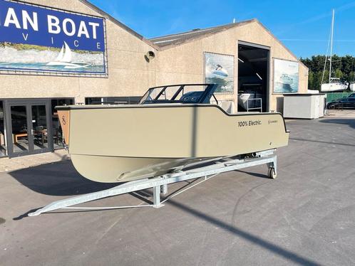 XShore 1 Bowrider, Watersport en Boten, Speedboten, 120 tot 200 pk, 6 meter of meer, Elektrisch, Nieuw, Overige materialen, Ophalen