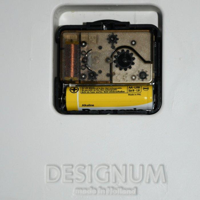 Wandklok - Designum Nederlands design Plastic, Gezandstraald, Antiquités & Art, Antiquités | Meubles | Chaises & Canapés