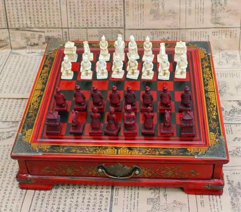 Jeu déchecs - Chinese Chess - Bois et Résine, Antiquités & Art, Curiosités & Brocante