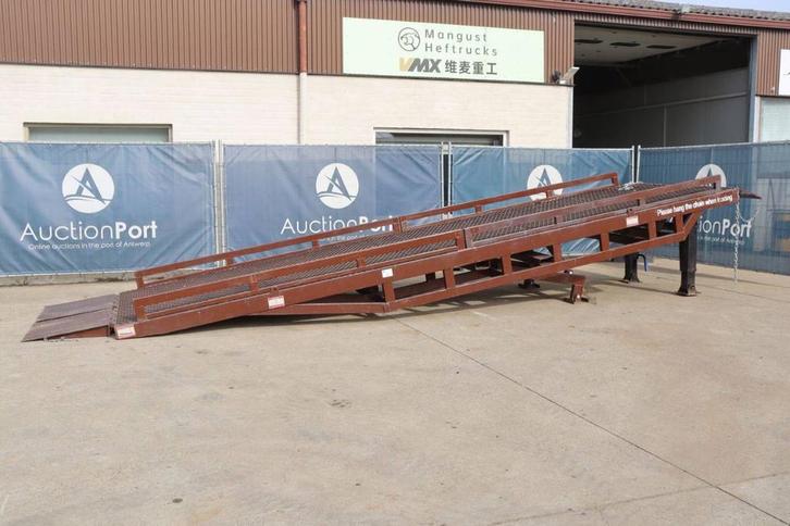 Veiling: Laadramp Containerramps Mangust LR12T 12t 2024, Auto's, Vrachtwagens, Ophalen