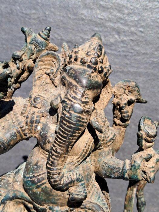 Ganesh/Ganapati en laiton dansant sur cobra Naga - Bronze, Antiek en Kunst, Kunst | Niet-Westerse kunst