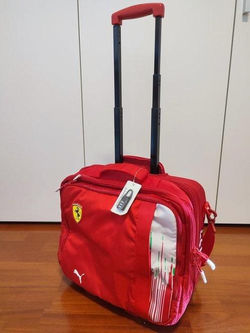 Ferrari - 2015 - Chariot déquipe non en vente, Verzamelen, Automerken, Motoren en Formule 1