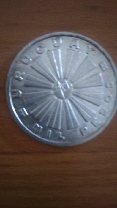 Bulgarije, Uruguay. 5 Levi/1000 Pesos (Zonder Minimumprijs), Postzegels en Munten, Munten | Europa | Niet-Euromunten