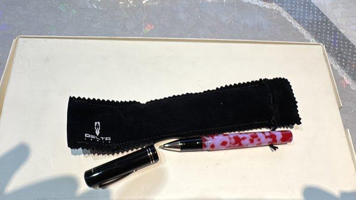 Delta - Parure de stylos, Collections, Stylos