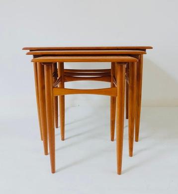 Danish Design Makers - Arne Hovmand-Olsen - Table dappoint