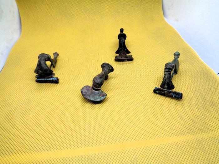 Oud-Romeins 4 bronzen fibulae o.a. trompet Fibula (Zonder, Antiek en Kunst, Antiek | Overige Antiek
