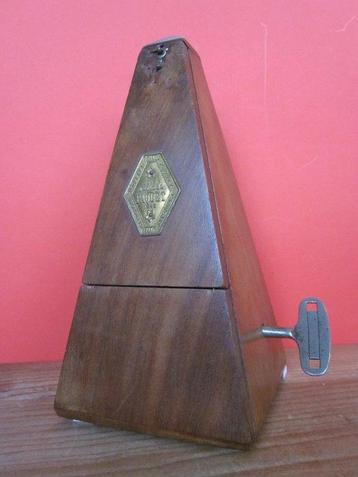 Paquet, système Maëlzel - Métronome - France  (Sans Prix de