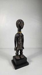 Standbeeld en hout en parels - Attie - Ivoorkust (Zonder