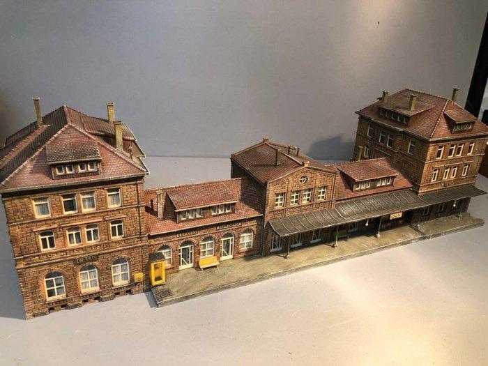 Brawa, Kibri H0 - 39371 - Modeltreinlandschap (5) - Station, Hobby en Vrije tijd, Modeltreinen | H0