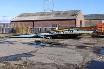 Veiling: Oprijplaat beschikbaar voor biedingen