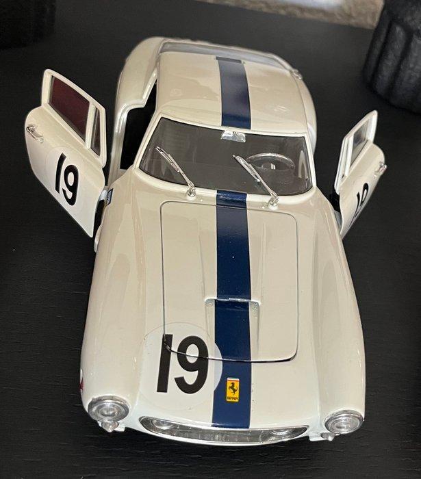 Voiture miniature (5) - Lot Ferrari 1:18 et 1:16 - 250 Le, Hobby en Vrije tijd, Modelauto's | 1:5 tot 1:12