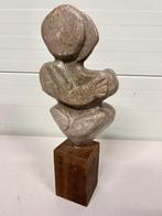 Figuur - Steen, sculptuur van mensenfiguur