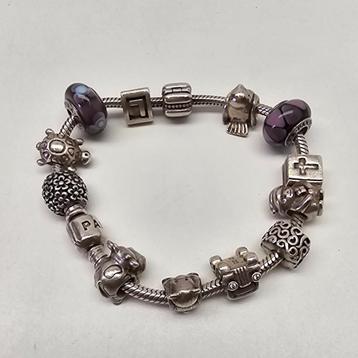 Pandora Armband met 13 Bedels | Nette staat beschikbaar voor biedingen