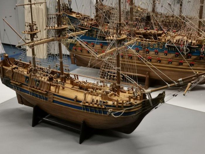 Costruita a mano - Scheepsbouwers scheepsmodel - Bounty L., Kinderen en Baby's, Speelgoed | Overig