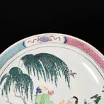 Schotel - Large plat à décor dun sage et dun attendant