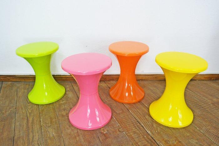 Kruk - Plastic - Vier vintage krukken, Antiek en Kunst, Kunst | Designobjecten