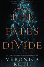 Carve the mark 2 -   The fates divide 9789000354245, Veronica Roth, Verzenden