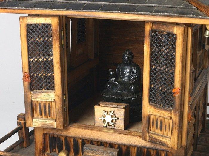 Altaar - Hout, Boeddhistische tempelmodel met miniatuur, Antiek en Kunst, Antiek | Overige Antiek
