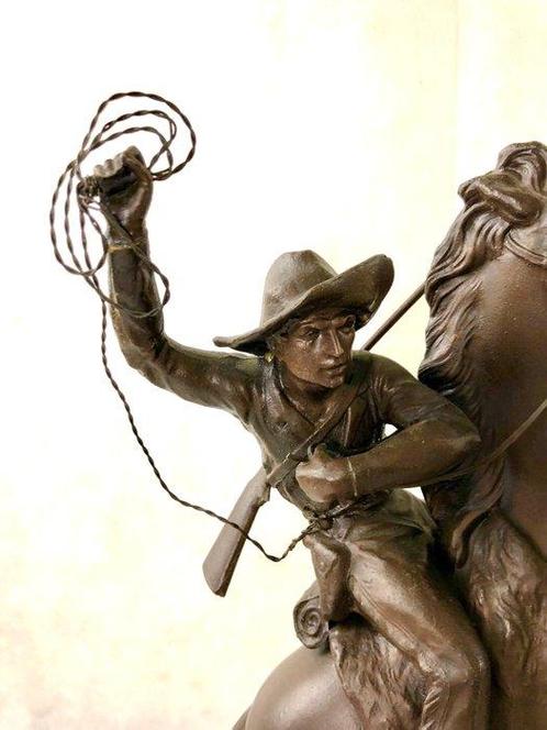 Sculpture, Cowboy - 43 cm - Régule, Antiek en Kunst, Antiek | Keramiek en Aardewerk