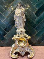 Statue, Madonna met kind op sokkel - 28 cm - Porcelaine, Antiek en Kunst