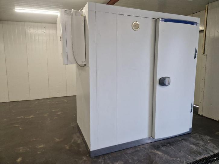 Koelcel 200 x 110 x 212 cm stekker klaar, Zakelijke goederen, Horeca | Keukenapparatuur, Gebruikt, Koelen en Vriezen