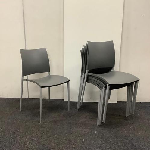 Desalto Sand complete set van 6 stuks design stoelen,  Pocci, Articles professionnels, Aménagement de Bureau & Magasin | Mobilier de bureau & Aménagement