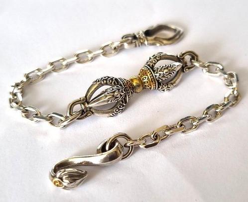 Armband – Ceremoniële finesse - Varja (Dorje) - belichaamt, Antiek en Kunst, Antiek | Boeken en Manuscripten