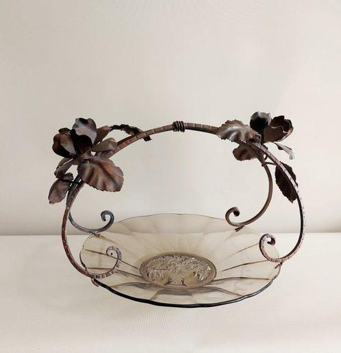 Saladier - Verre, fer forgé - Centre de table / plateau de, Antiek en Kunst, Curiosa en Brocante