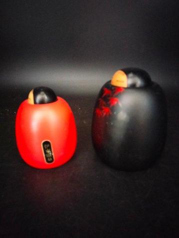 Sekiguchi Toa - Beeldje, Twee Vintage Sosaku Kokeshi beschikbaar voor biedingen