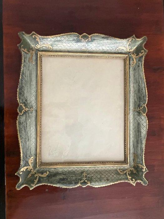 Lijst - gegraveerd hout, geschilderd en goudkleurig -, Antiquités & Art, Curiosités & Brocante