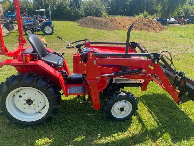 yanmar f16d met voorlader als nieuw 21pk, Zakelijke goederen, Landbouw | Tractoren, Gebruikt, tot 2500