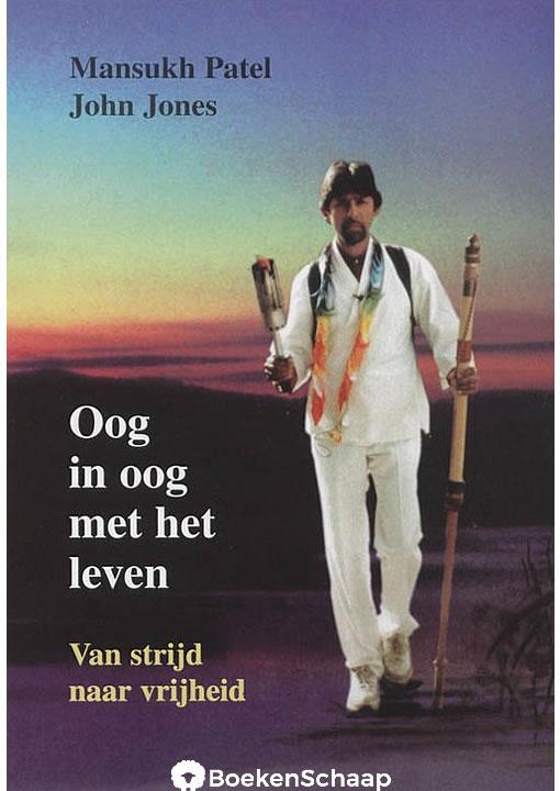 Oog in oog met het leven - 2003, in zeer goede staat, 4e dru, Boeken, Esoterie en Spiritualiteit, Gelezen, Verzenden