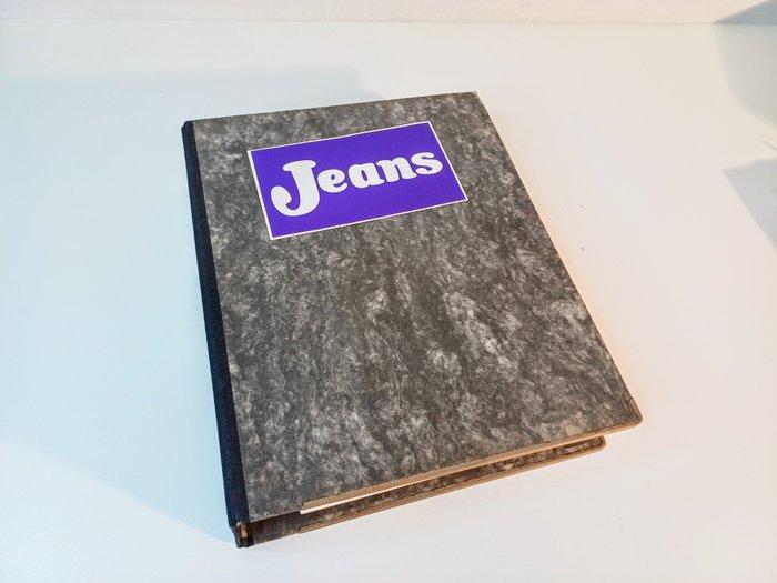 Collection thématique - 650 stickers sur Jeans - uit de, Antiek en Kunst, Antiek | Speelgoed