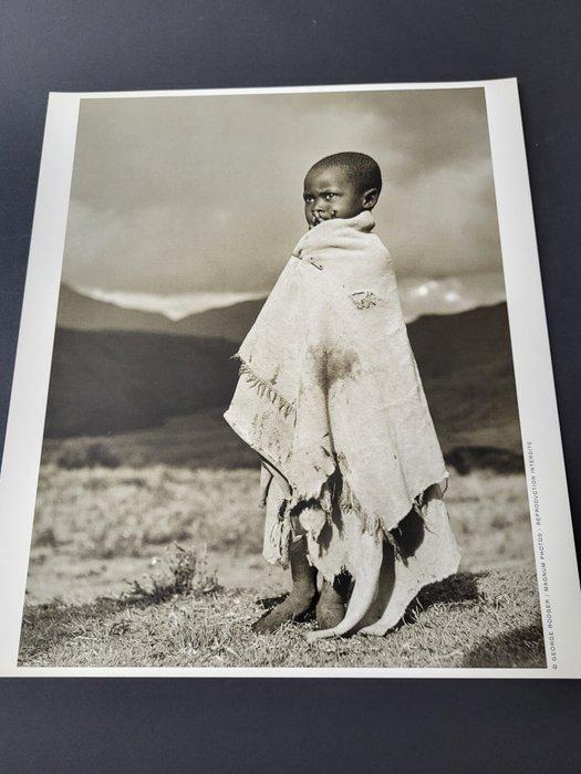 George Rodger (1908-1995) from Magnum Photo - Jeune garçon, Antiek en Kunst, Kunst | Designobjecten