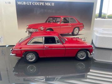 Autoart 1:18 - Voiture miniature - MGB GT COUPE MK II