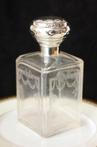 Baccarat - Gegraveerd parfumflesje met zilveren dop - .950