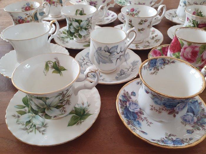 Royal Albert - Kop en schotel (15) - diversen - Porselein, Antiek en Kunst, Antiek | Meubels | Tafels