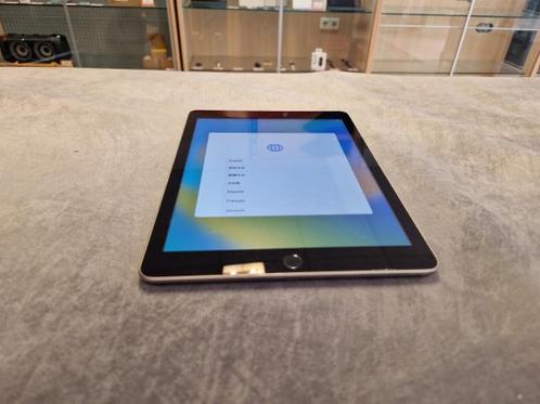 Veiling - Apple iPad 5e Generatie 32GB Accu 100% - In Goede, Computers en Software, Apple iPads