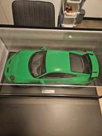 1:8 - Modelauto - PORSCHE 911 [992] GT3 2022 PYTHON GREEN, Nieuw