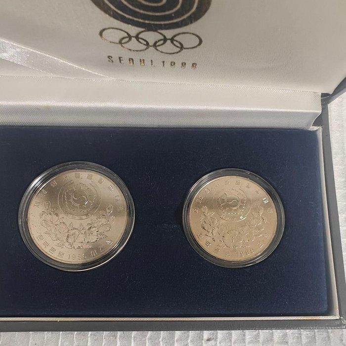 Zuid-Korea. 1000 won and 2000 won 1988 (Zonder minimumprijs), Verzamelen, Overige Verzamelen